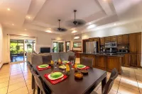 Spacious Pool House in Exclusive Gated Community Hotels in Bejuco