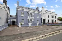 The Drake Hotel Plymouth - Хоумстей