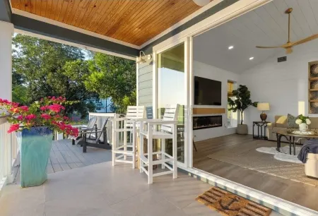 Perfect Lakehouse,open water, sunset,new dock.Kayaks.NEW POOL & HOT TUB!