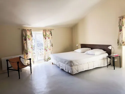 Ensemble de Charme de 3 Maisons de Village Avec Bassin Réunies par des Terrasses