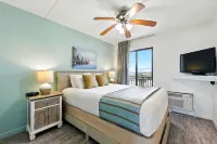 Balcony Suite with Ocean View and Full Kitchen - Colorful Coastal Retreat Hotels in Crescent Beach