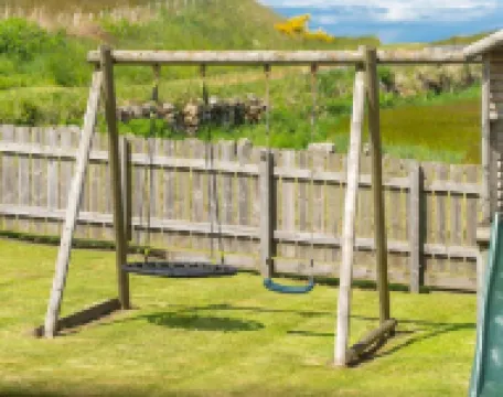 Woodside Family Pet-Friendly Holiday Home with Hot Tub