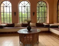 Villa piscine chauffée PV,Clim,3sdb,4ch,Staff disp Hotel a Bouzama