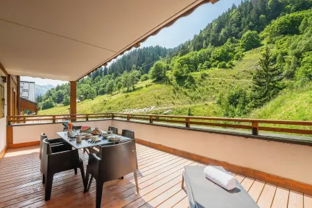 Appartement à la Montagne au Pied des Pistes. Très Belle Terrasse Équipée