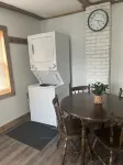 The Sunny Side! Convenient and Sleeps 6!