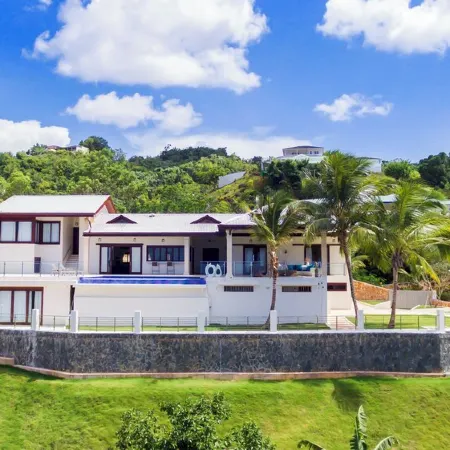 Oceanview Luxury Villa, 6 bedrooms, WiFi, AC, breakfast Preparation included
