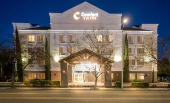 Comfort Suites