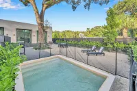 Stunning Tropical Pool House North Miami - New Construction -