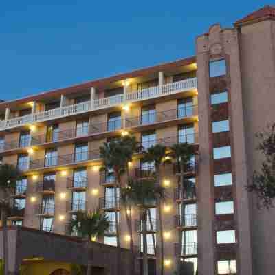 DoubleTree Suites by Hilton McAllen Hotel Exterior