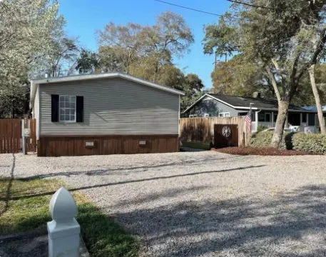 A getaway on the Marsh!