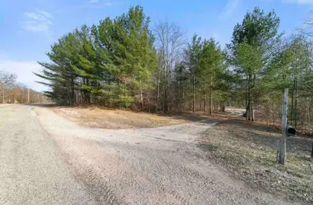 Peaceful MI Cabin - FirePit, 10 Mins to Mackinac Island