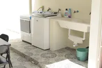 Charming 3-bedroom house with AC and WiFi in lovely Baní Hotels in Bani