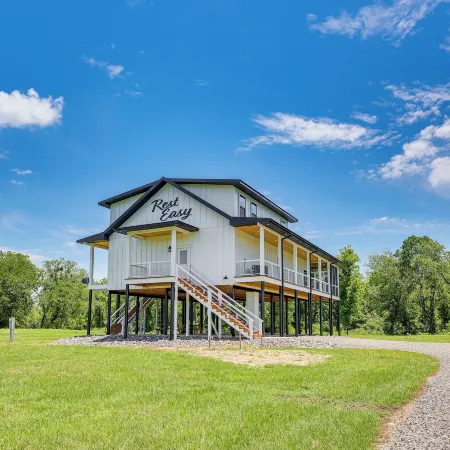 Riverfront Murfreesboro Cabin w/ Fire Pit