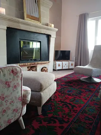 Small house on the banks of the Loire