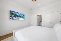 Modern Coastal Escape – New Construction, Family-Friendly, Walk to Beach