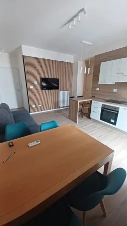 Strategic location near the sea and downtown, all services present