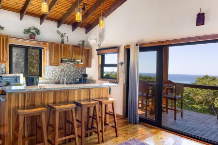 Sea Views, Pool, 5min walk to beach!