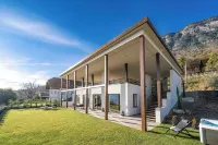 Luxury House with Panoramic View, Hot Tub & Private Parking Hotel in zona Despar Supermarket