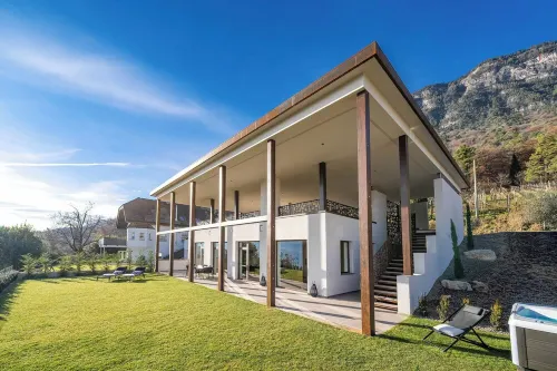 Luxury House with Panoramic View, Hot Tub & Private Parking Hotels in Caldaro