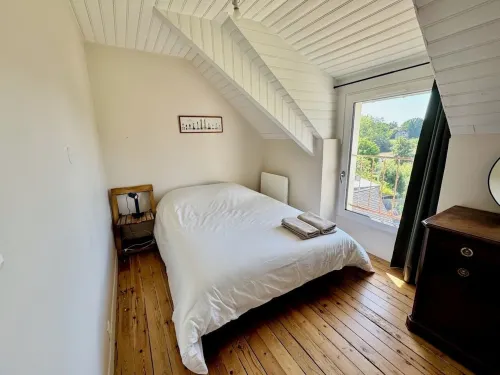 Character family home in the bay of Mont Saint Michel - sleeps 10