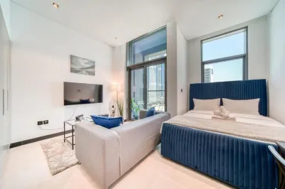 Modern Studio w/ Pool, Gym, Mini Golf, Playground Hotel di Menara Jumeirah Lake