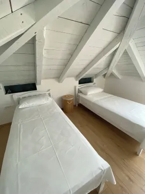 Beautiful place on the beach with gorgeous views, close to the restaurants.