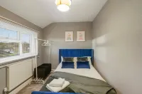 Cosy 3 Bedroom House in Rochester, close to the must see sights in Rochester Hotels in Rochester