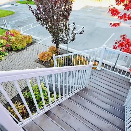 K's Cozy Condo -Mins. to Beach, Trails, Shops, Skiing. Walk to restaurants, bar.