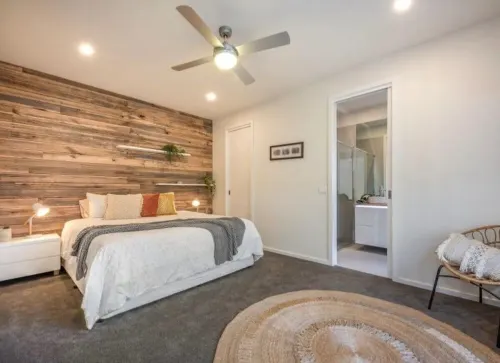 Close to the Coast & GMHBA stadium Belmont