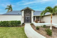 3-bedroom house on the water in brilliant Fort Myers with WiFi, AC. Hotels in Fort Myers Shores