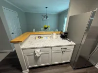 Stylish 2-Master bedroom condo off of Guilford college.