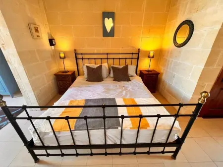 Carpe Diem. A Charming 3-bedroom House of Character in Xagħra Отели рядом с достопримечательностью «Храмовый комплекс Джгантия»