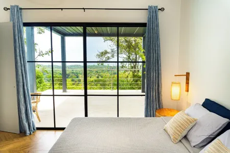 Modern 3BR Villa w/ Pool – Perfect for Groups