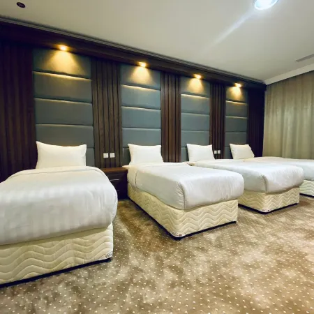 ITLALAT UHUD HOTEL Отели рядом с достопримечательностью «Гора Ухуд»