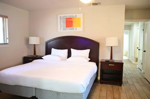 Spacious 4BR Furnished Stay • Near Randolph AFB • Fast Wi-Fi • W/D • San Antonio Hotels in Universal City