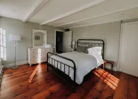 Waterfront catskills farmstay in a 19th Century historic home on an Alpaca Farm