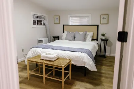 Seabiscuit Loft - Studio Stay in Downtown Lexington