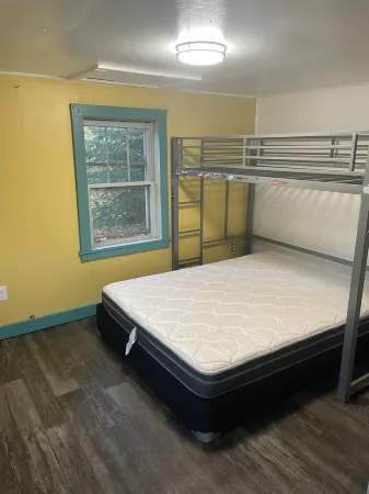 Fun little 2 Room cabin in Pelkie with WiFi access.