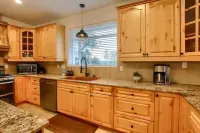 Yosemite Quail Ridge Comforts with WiFi and Hot tub Hotels in Bootjack