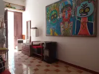 House Located in the historic center of Augusta. Clear water beach at 50 m