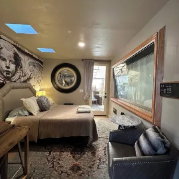 Rock Roulade Cocoon CollectiveEasy access, wifi