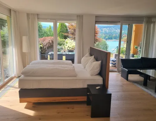 Mountains&Lakes - Luxury Apartment Seepark Velden directly on Lake Wörthersee Hotel a Velden am Worther See