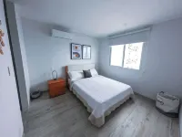 Brand New Beachfront Condo in Punta Blanca, Ecuador!! Olón Ecuador附近的飯店