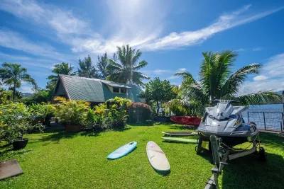 Toahere Beach House - Beachfront - Pool - Pontoon Hotels near Taravao