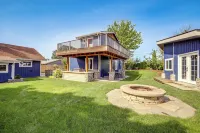 Bellingham Vacation Rental w/ Private Deck - 3-Star