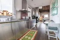 enJoy Home - Attic Room in Lords' Square