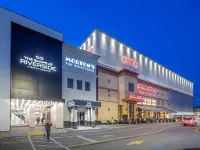 Elegant Main Street Living* Near NYC Hotels in Hackensack