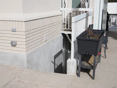 Cozy, Quiet East Bench Basement Apartment