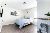 Charming apartment near Parkview Stadium in Fort Wayne