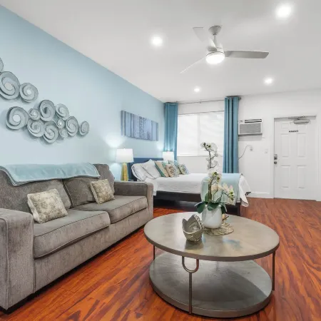 The Pearl Beachside Apartments on Hollywood Beach